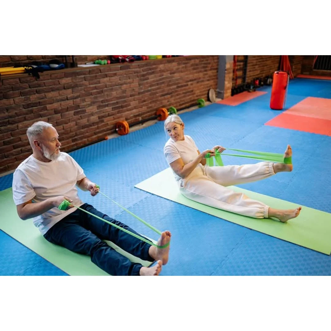 Cursos de yoga y gimnasia de mantenimiento para personas mayores